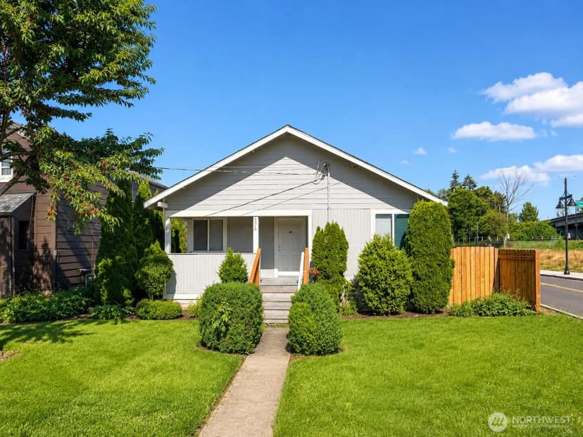 Property photo for 336 S Division Street, Auburn photo 16