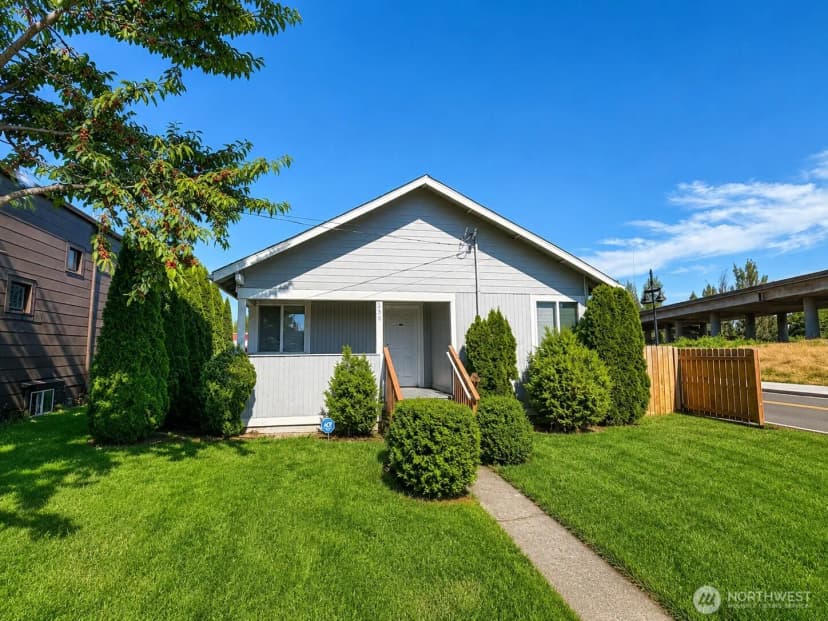 Property photo for 336 S Division Street, Auburn