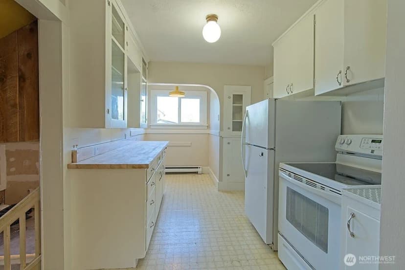 Property photo for 1125 W Ninth Street, Port Angeles photo 11