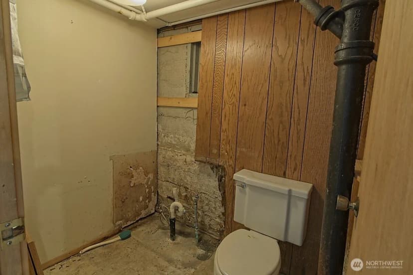 Property photo for 1125 W Ninth Street, Port Angeles photo 19