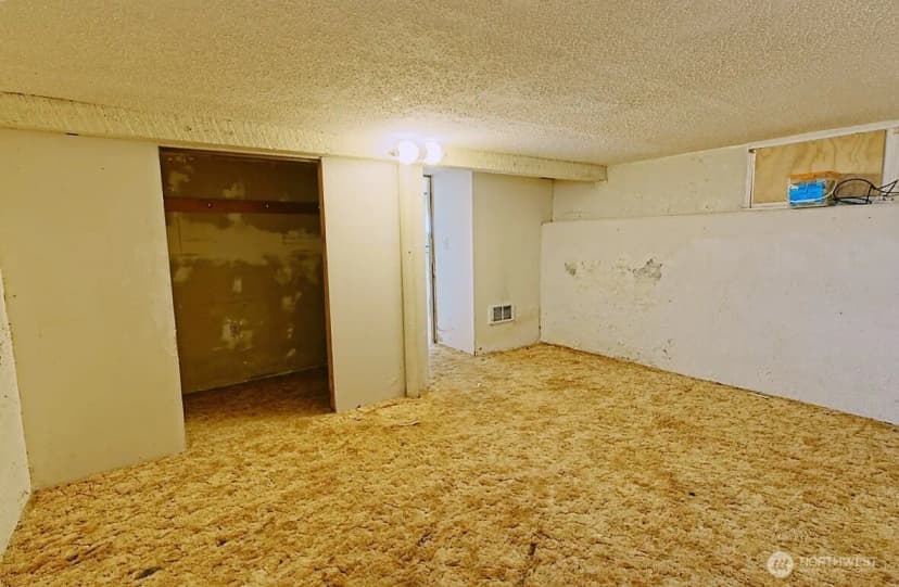 Property photo for 1125 W Ninth Street, Port Angeles photo 22