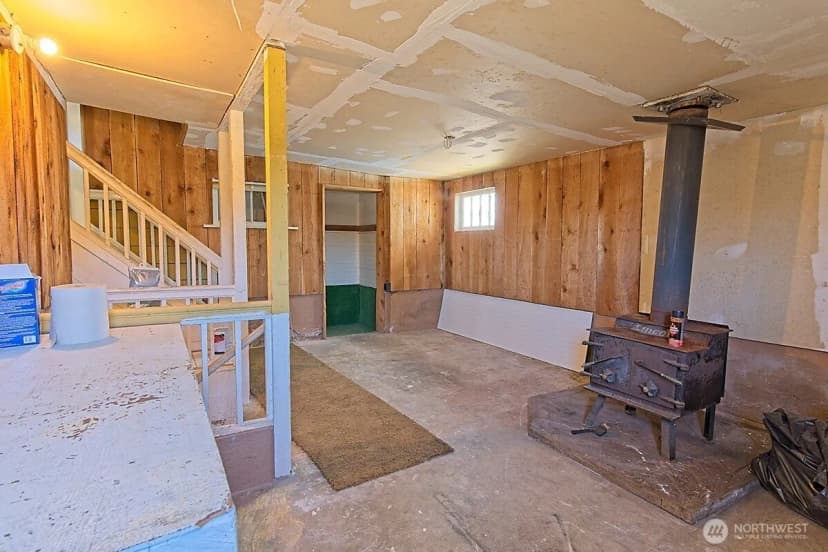 Property photo for 1125 W Ninth Street, Port Angeles photo 18