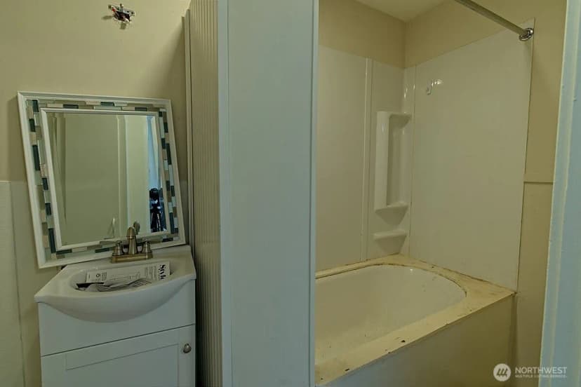 Property photo for 1125 W Ninth Street, Port Angeles photo 15