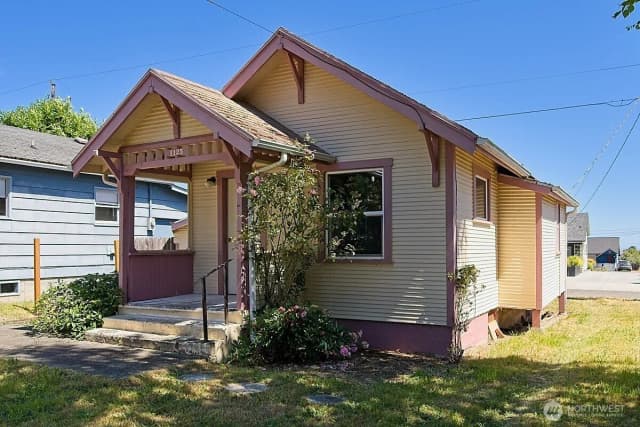 Property photo for 1125 W Ninth Street, Port Angeles photo 3