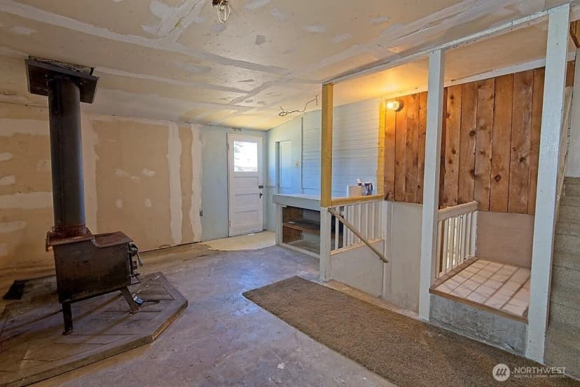 Property photo for 1125 W Ninth Street, Port Angeles photo 17