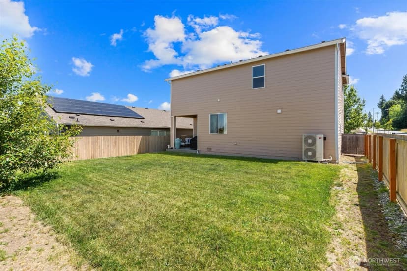 Property photo for 28402 78th Avenue Nw, Stanwood photo 2
