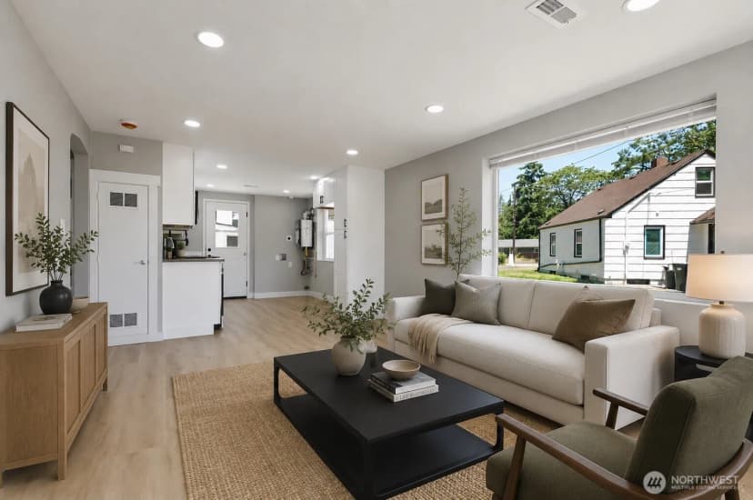 Property photo for 14402 Washington Avenue Sw #3, Lakewood photo 6
