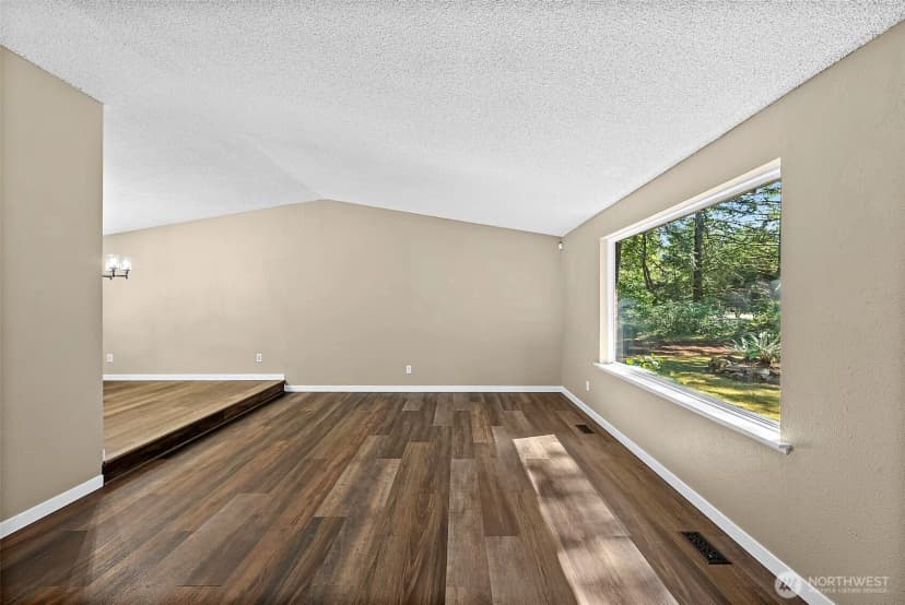 Property photo for 11315 83rd Avenue Sw, Lakewood photo 6