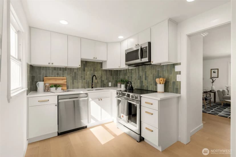 Property photo for 4411 50th Avenue Sw, Seattle photo 12