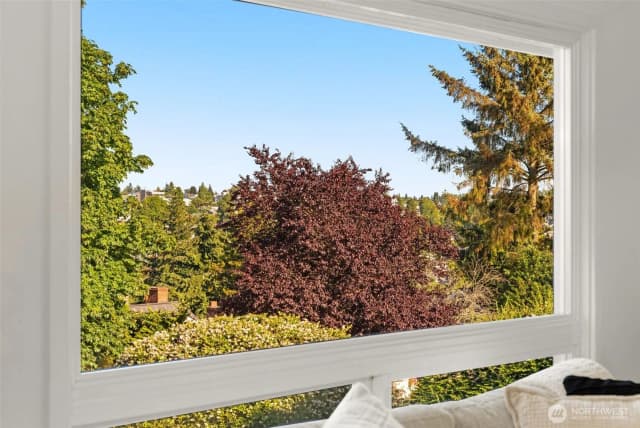 Property photo for 4411 50th Avenue Sw, Seattle photo 5