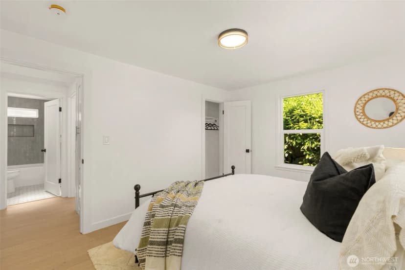 Property photo for 4411 50th Avenue Sw, Seattle photo 15