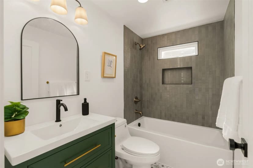 Property photo for 4411 50th Avenue Sw, Seattle photo 17