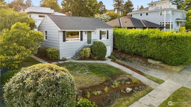 Property photo for 4411 50th Avenue Sw, Seattle photo 4