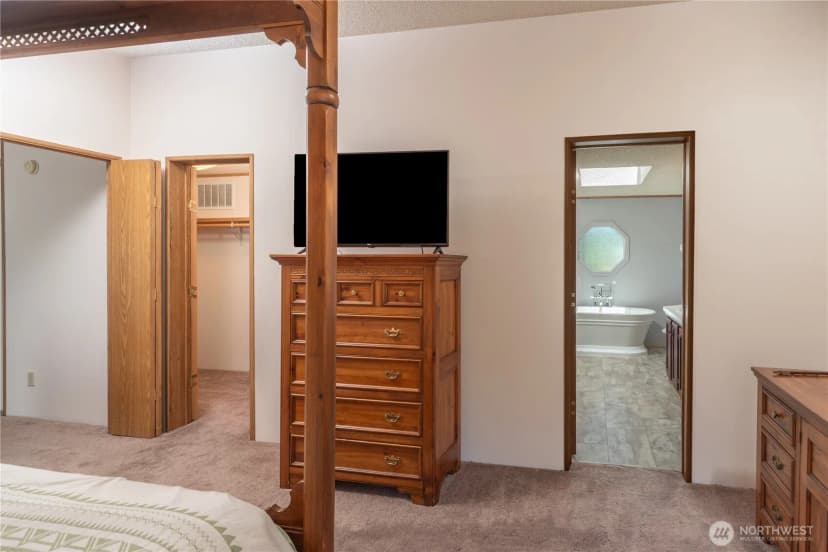 Property photo for 532 Nw Silver Glen Lane, Bremerton photo 19