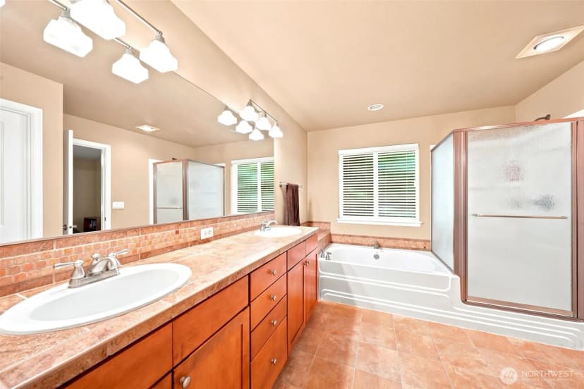 Property photo for 16021 35th Drive Se, Bothell photo 18