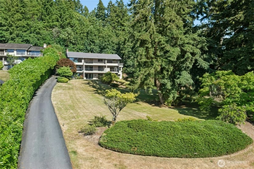 Property photo for 4736 Somerset Avenue Se, Bellevue photo 28