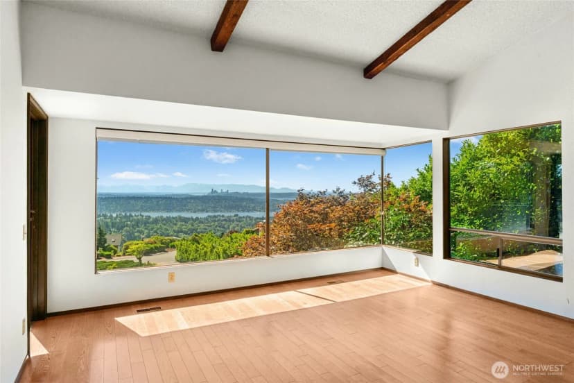 Property photo for 4736 Somerset Avenue Se, Bellevue photo 6