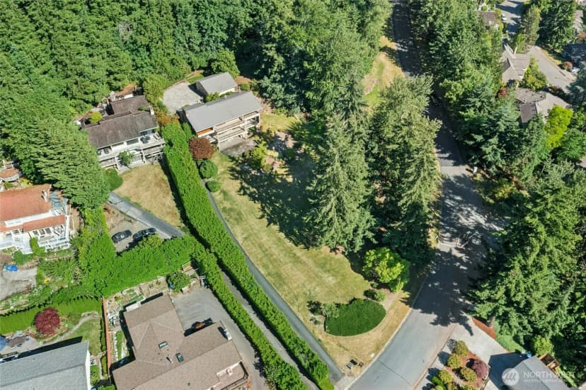 Property photo for 4736 Somerset Avenue Se, Bellevue photo 29
