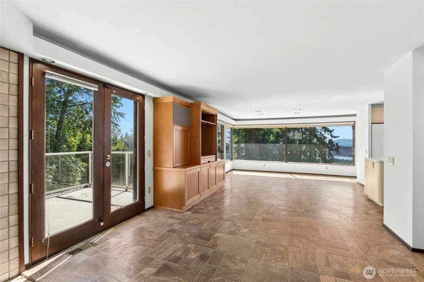 Property photo for 4736 Somerset Avenue Se, Bellevue photo 11