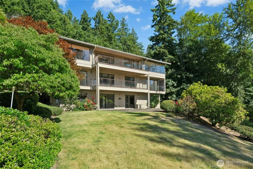 Property photo for 4736 Somerset Avenue Se, Bellevue photo 20