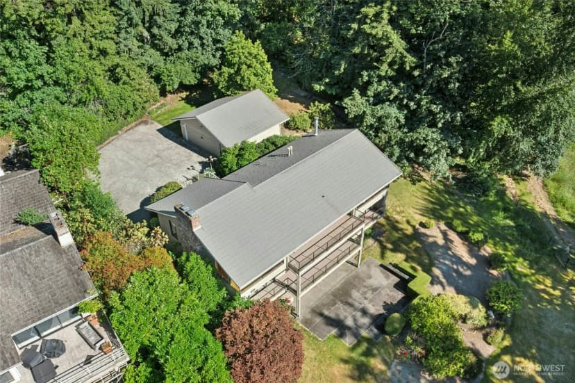 Property photo for 4736 Somerset Avenue Se, Bellevue photo 27