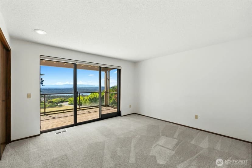 Property photo for 4736 Somerset Avenue Se, Bellevue photo 12