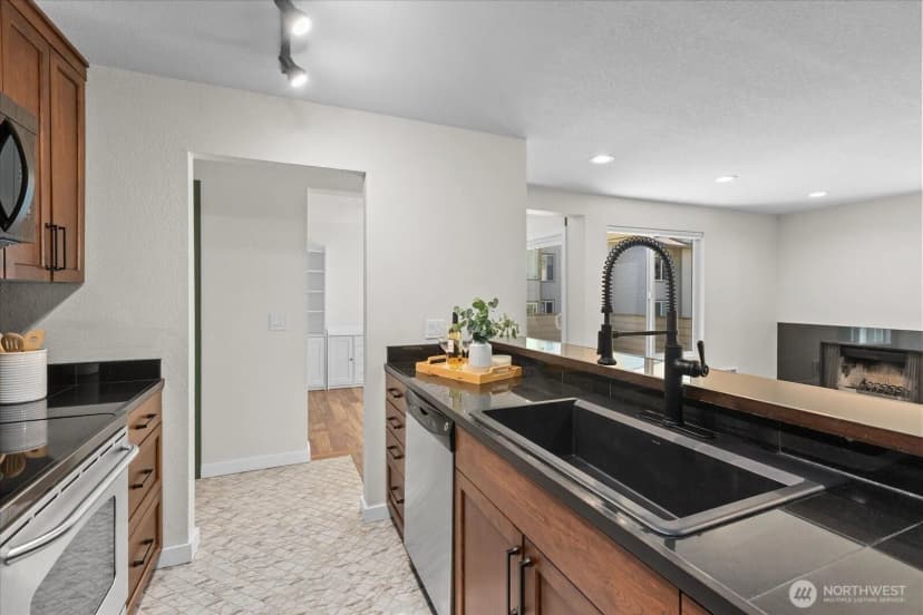 Property photo for 14636 Ne 45th St #c17, Bellevue photo 8