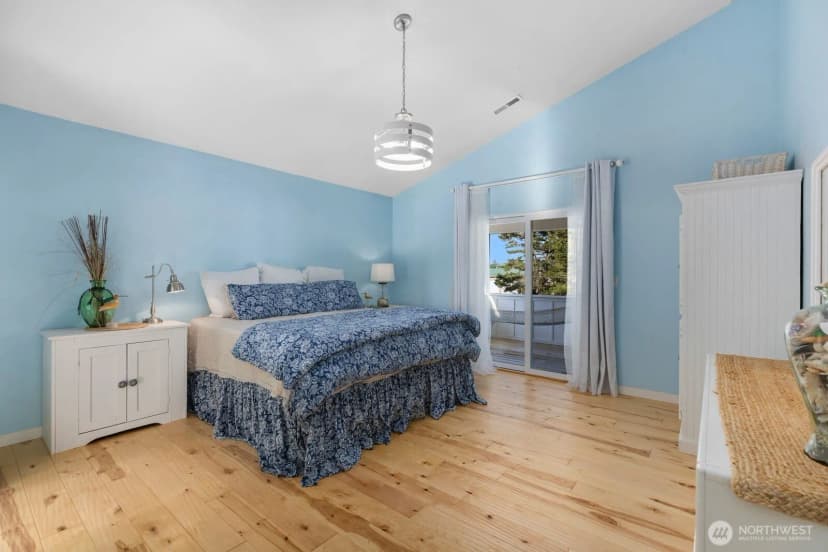 Property photo for 1211 Ocean Beach Boulevard S, Long Beach photo 23