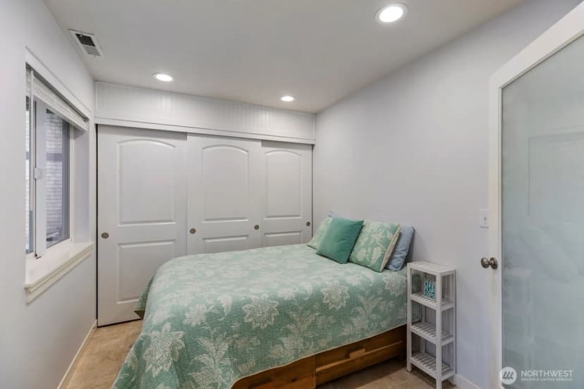 Property photo for 1211 Ocean Beach Boulevard S, Long Beach photo 31