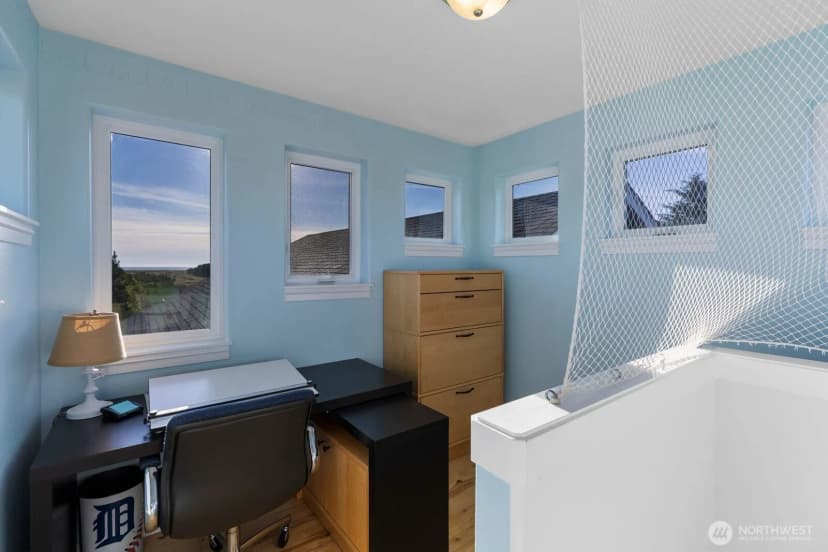 Property photo for 1211 Ocean Beach Boulevard S, Long Beach photo 29