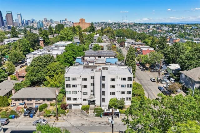 Property photo for 1312 S Massachusetts Street #301, Seattle photo 2