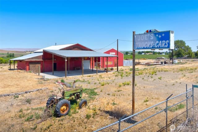 Property photo for 651 E Stover Road, Grandview