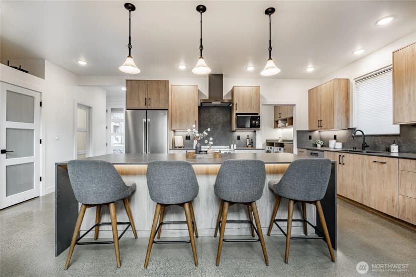 Property photo for 204 Pebblebrook Drive, Lynden photo 10