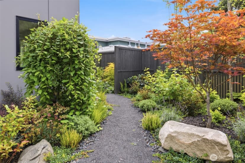 Property photo for 4411 S Holly Street, Seattle photo 3