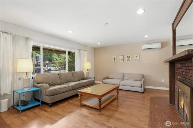Property photo for 305 S 35th Street, Tacoma photo 4