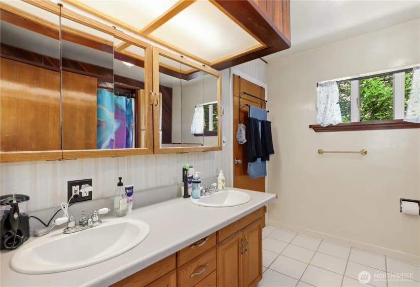 Property photo for 305 S 35th Street, Tacoma photo 13
