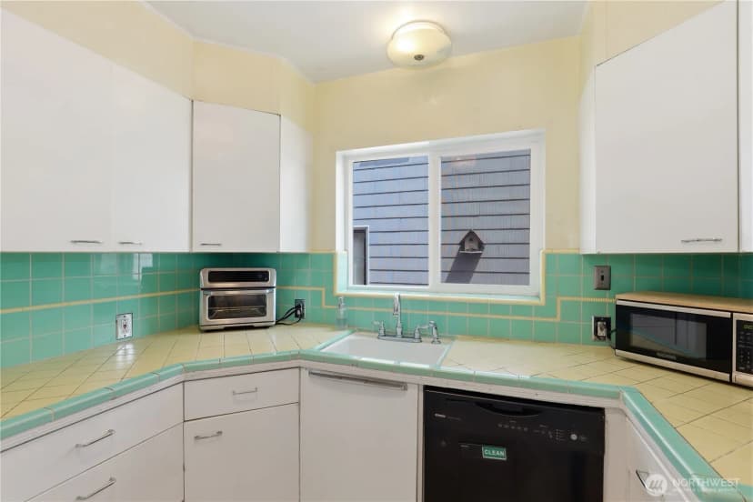 Property photo for 305 S 35th Street, Tacoma photo 9
