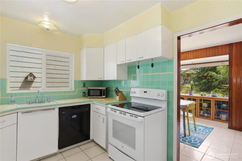 Property photo for 305 S 35th Street, Tacoma photo 10