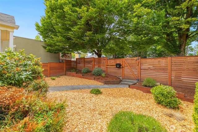 Property photo for 9440 35th Avenue Sw, Seattle photo 3