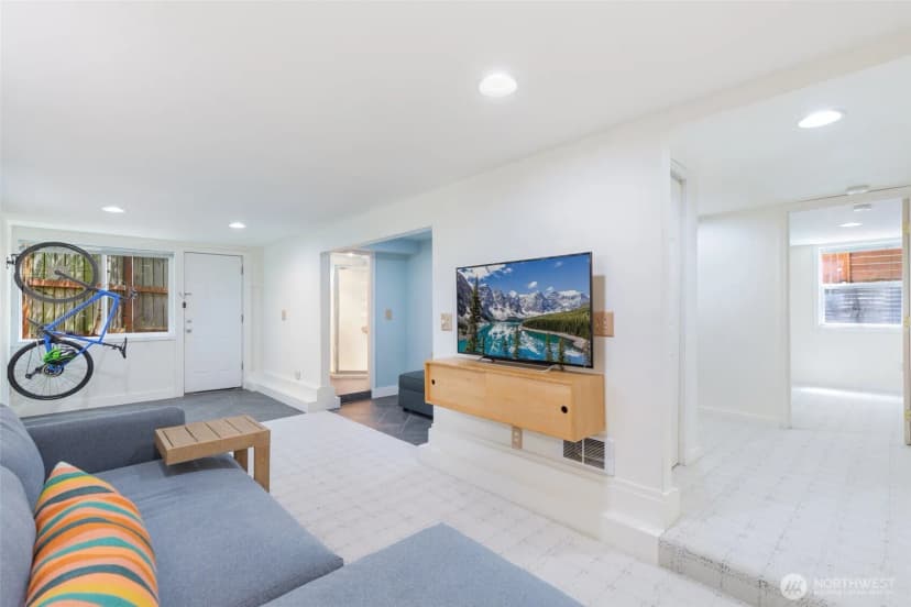 Property photo for 9440 35th Avenue Sw, Seattle photo 19