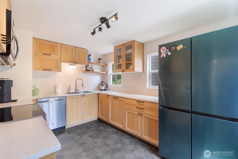 Property photo for 9440 35th Avenue Sw, Seattle photo 7