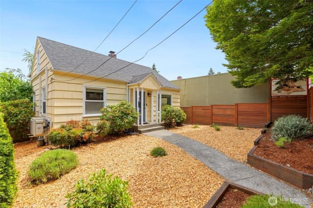 Property photo for 9440 35th Avenue Sw, Seattle photo 2