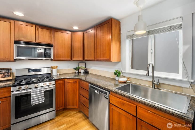 Property photo for 337 N 105th Street #a, Seattle photo 17