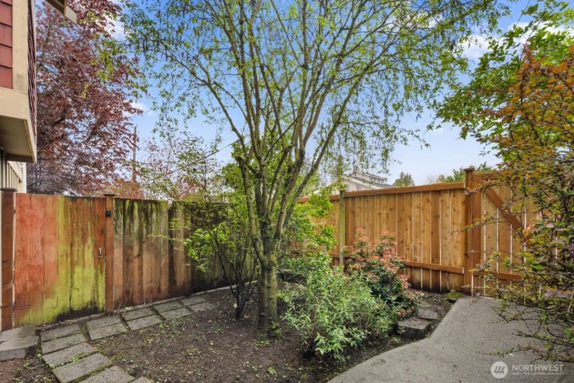 Property photo for 337 N 105th Street #a, Seattle photo 24