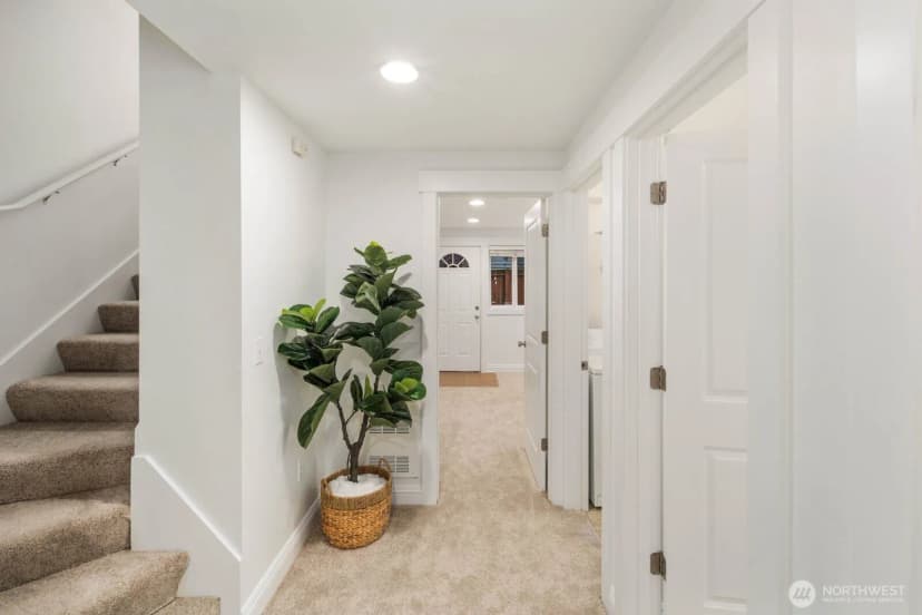 Property photo for 337 N 105th Street #a, Seattle photo 8
