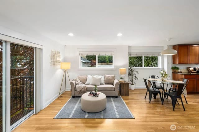 Property photo for 337 N 105th Street #a, Seattle photo 4