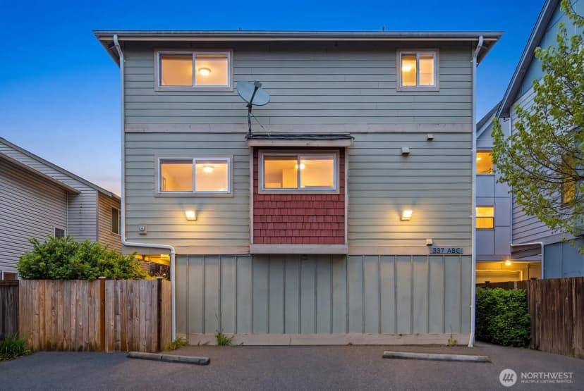 Property photo for 337 N 105th Street #a, Seattle photo 3