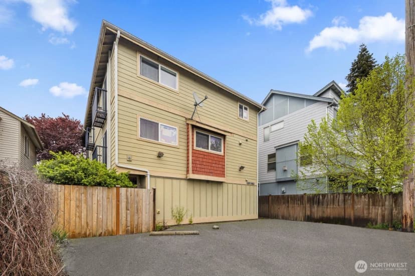 Property photo for 337 N 105th Street #a, Seattle photo 22