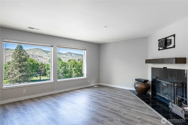 Property photo for 808 W Manson Highway #b202, Chelan photo 4
