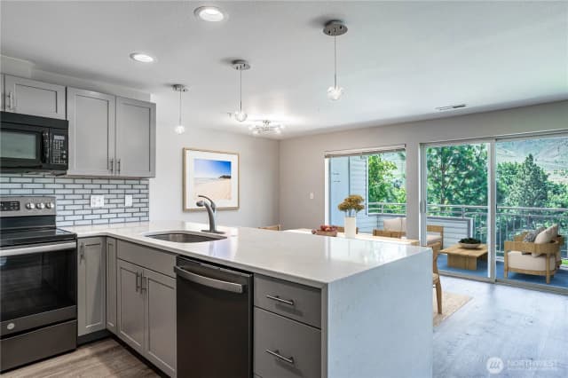 Property photo for 808 W Manson Highway #b202, Chelan photo 3